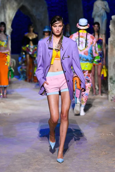 Look 61